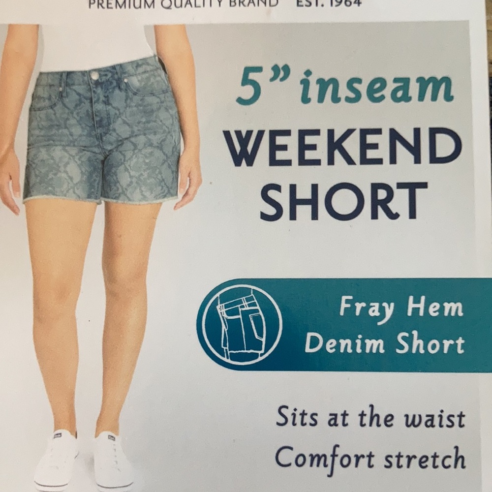 💜$15ifbundle3 Seven7 python print fray hem denim weekend short size 12 - Picture 4 of 17